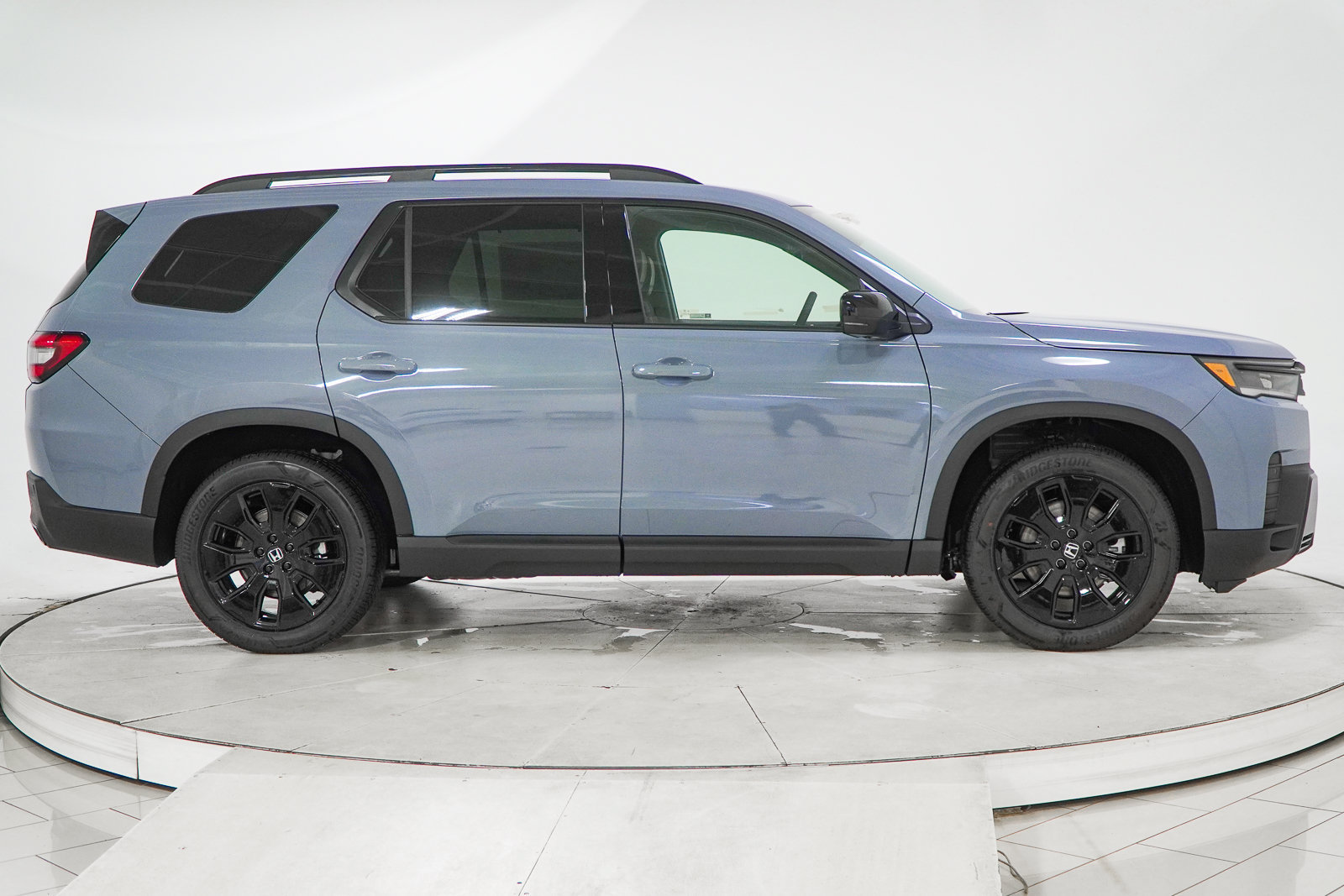 New 2026 Honda Pilot Black Edition image 9