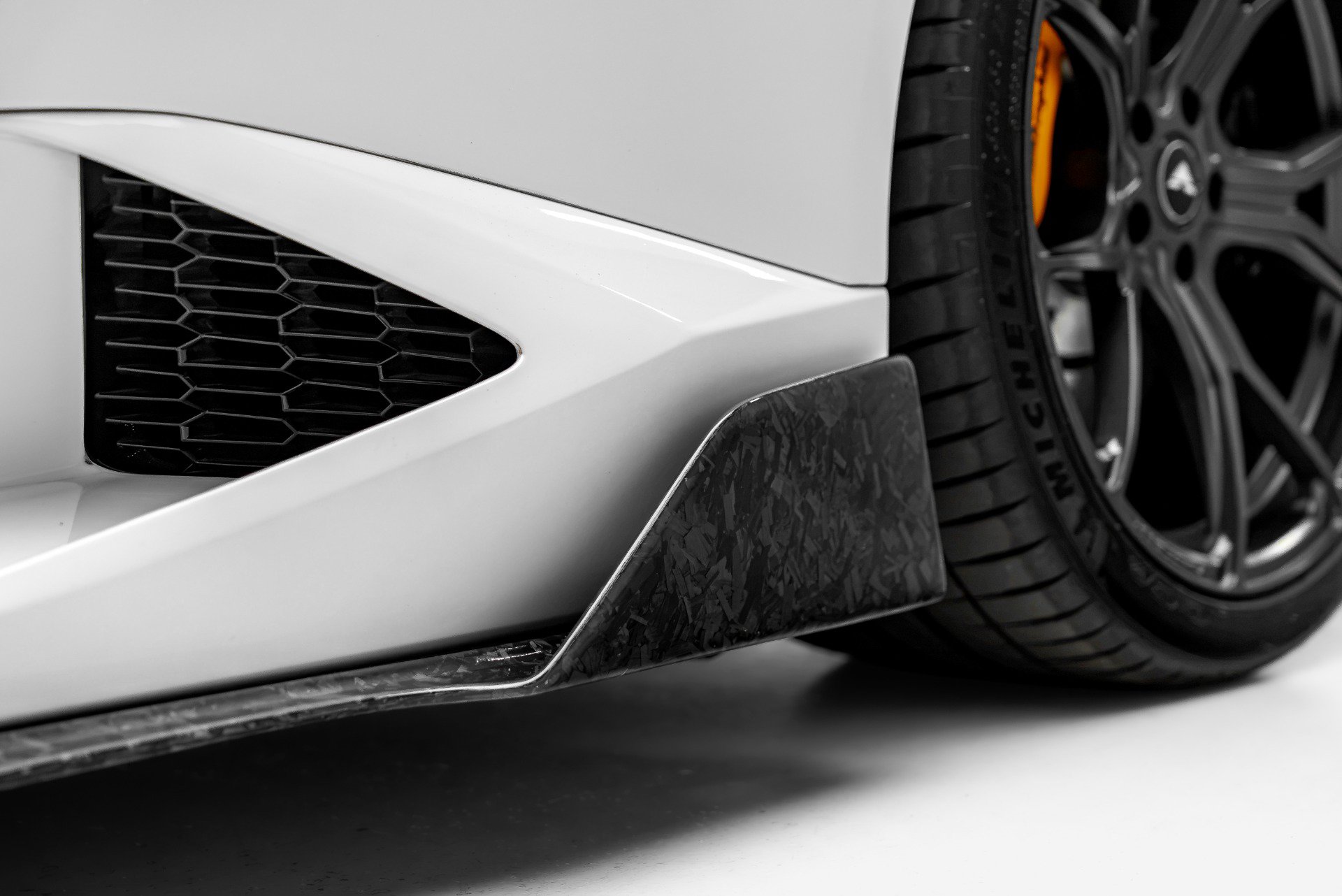 Used 2017 Lamborghini Huracan LP 580-2 RWD image 32