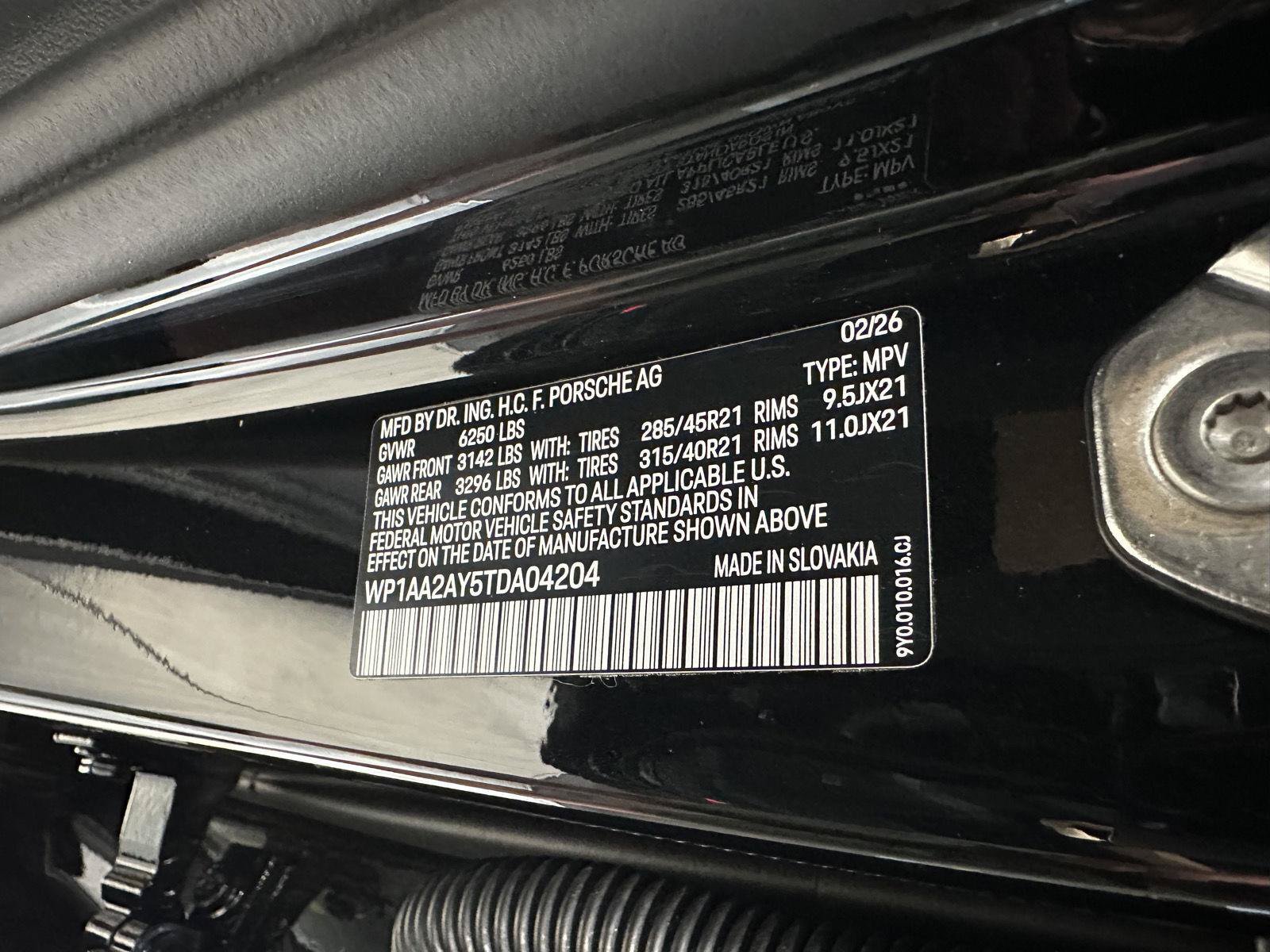 Used 2026 Porsche Cayenne AWD/4WD image 18