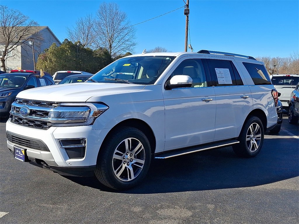 Certified 2023 Ford Expedition Limited image 3