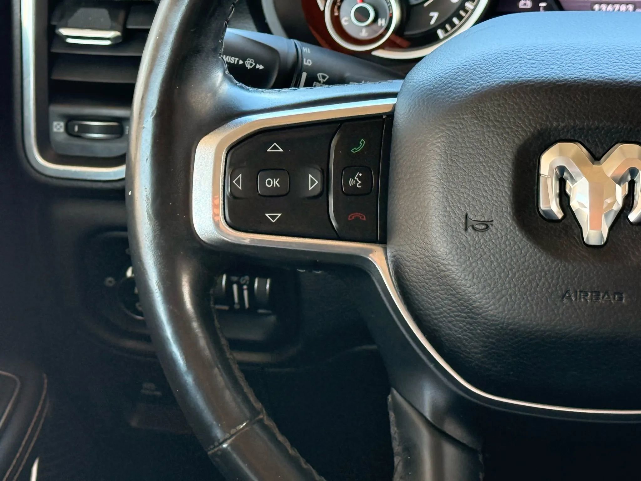 Used 2019 RAM 1500 Laramie AWD/4WD image 32