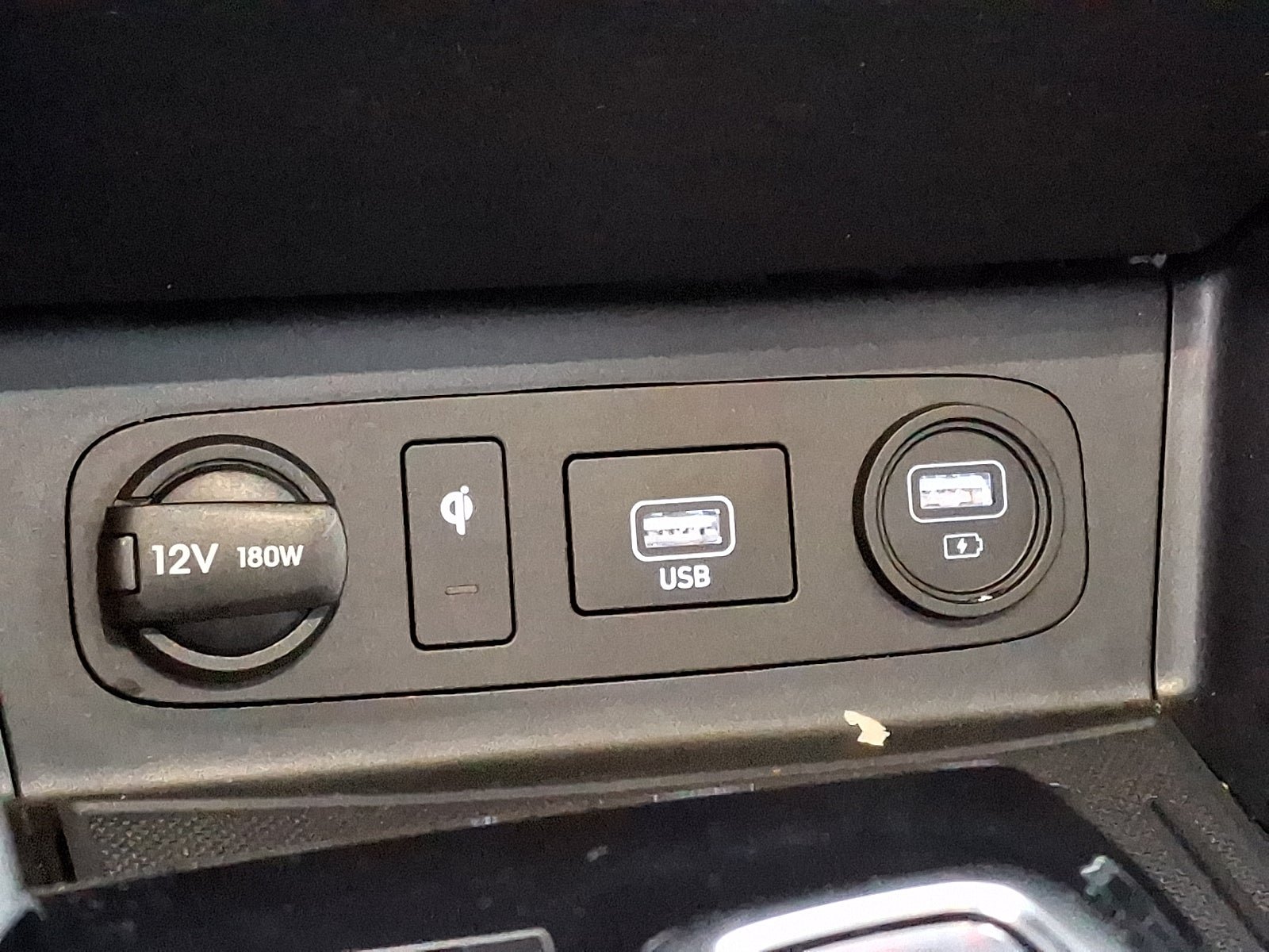 Used 2023 Hyundai Sonata Limited w/ Preferred Accessory Package FWD image 19