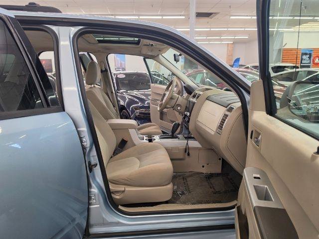 Used 2008 Mercury Mariner 4WD V6 image 10