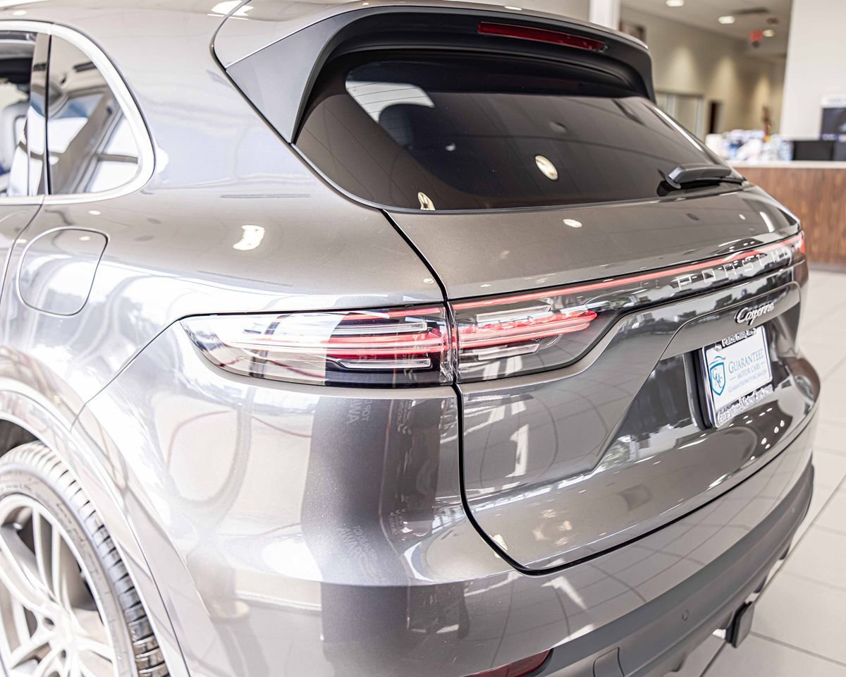 Used 2021 Porsche Cayenne E-Hybrid AWD/4WD image 16