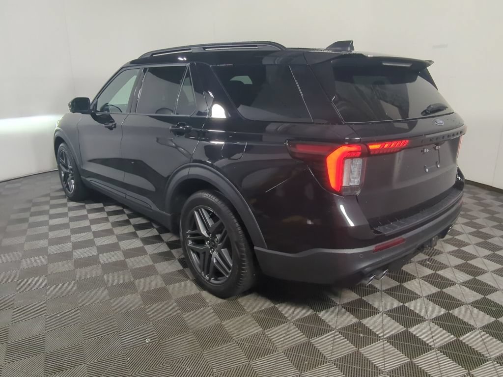 Certified 2025 Ford Explorer ST AWD/4WD image 7