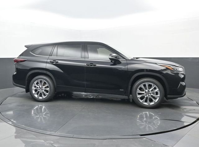 New 2026 Toyota Highlander Limited image 2