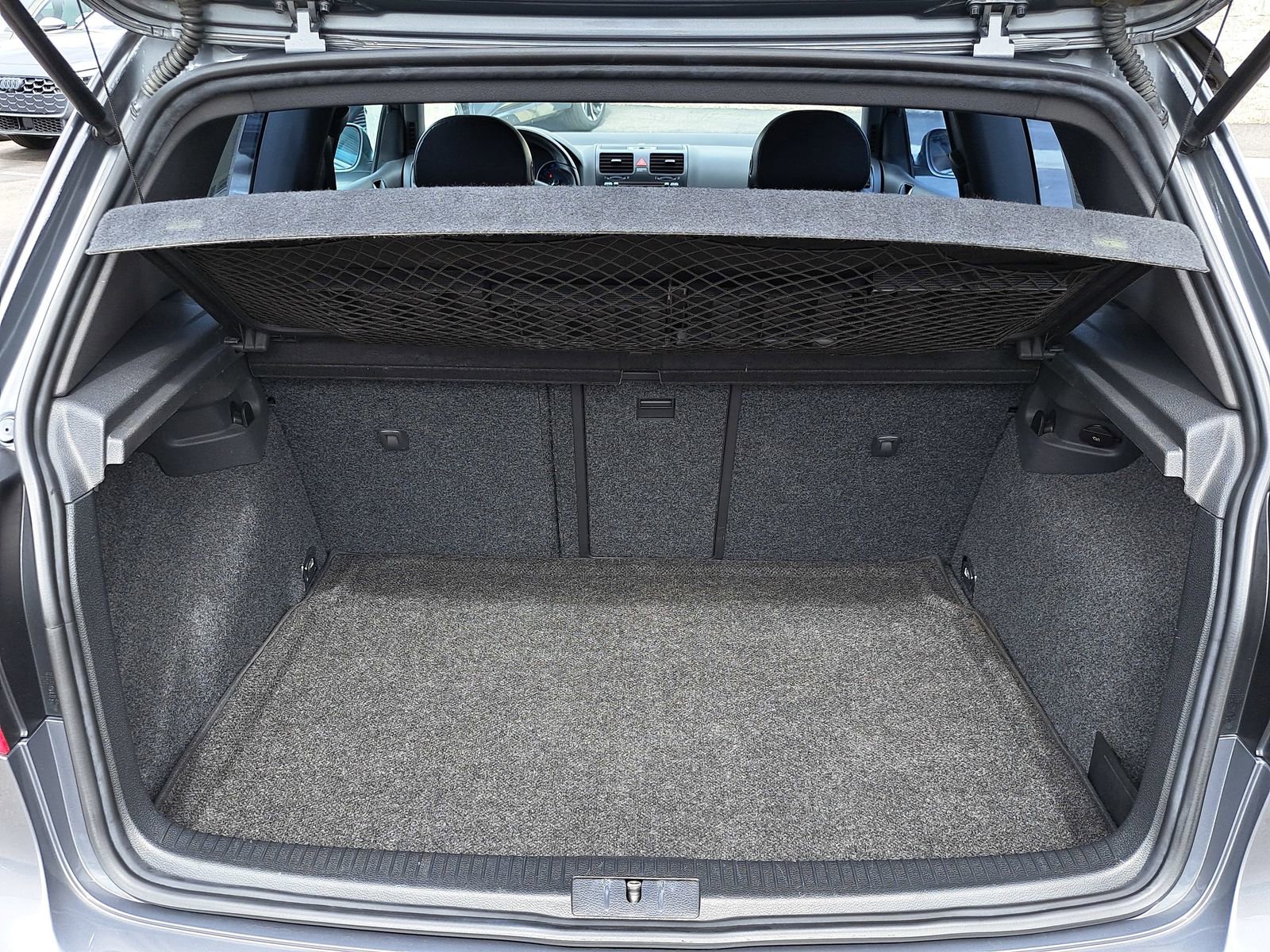 Used 2008 Volkswagen R32 AWD/4WD image 12