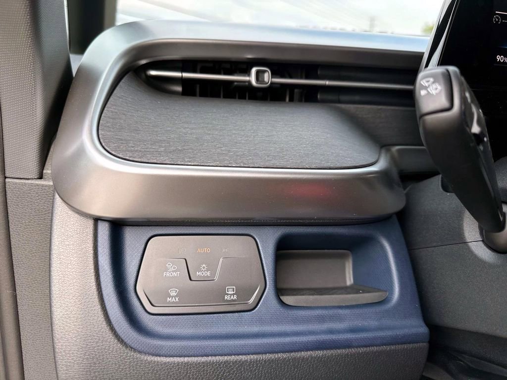 New 2025 Volkswagen ID. Buzz Pro S image 10