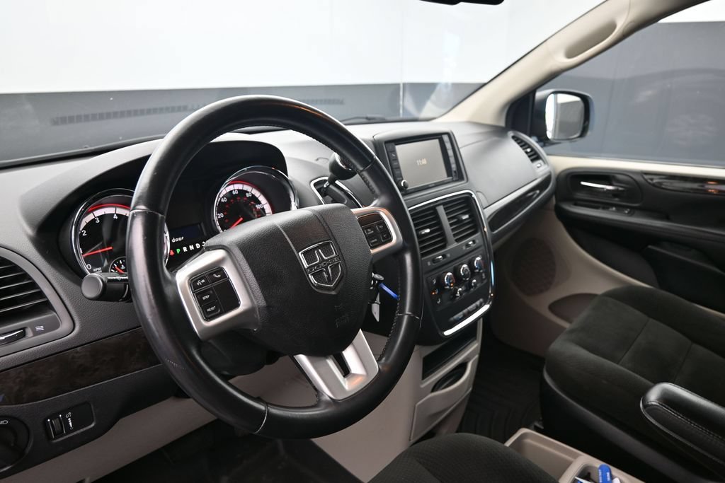 Used 2016 Dodge Grand Caravan SE w/ Quick Order Package 29E SE FWD image 16
