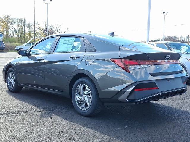 New 2026 Hyundai Elantra SE image 3