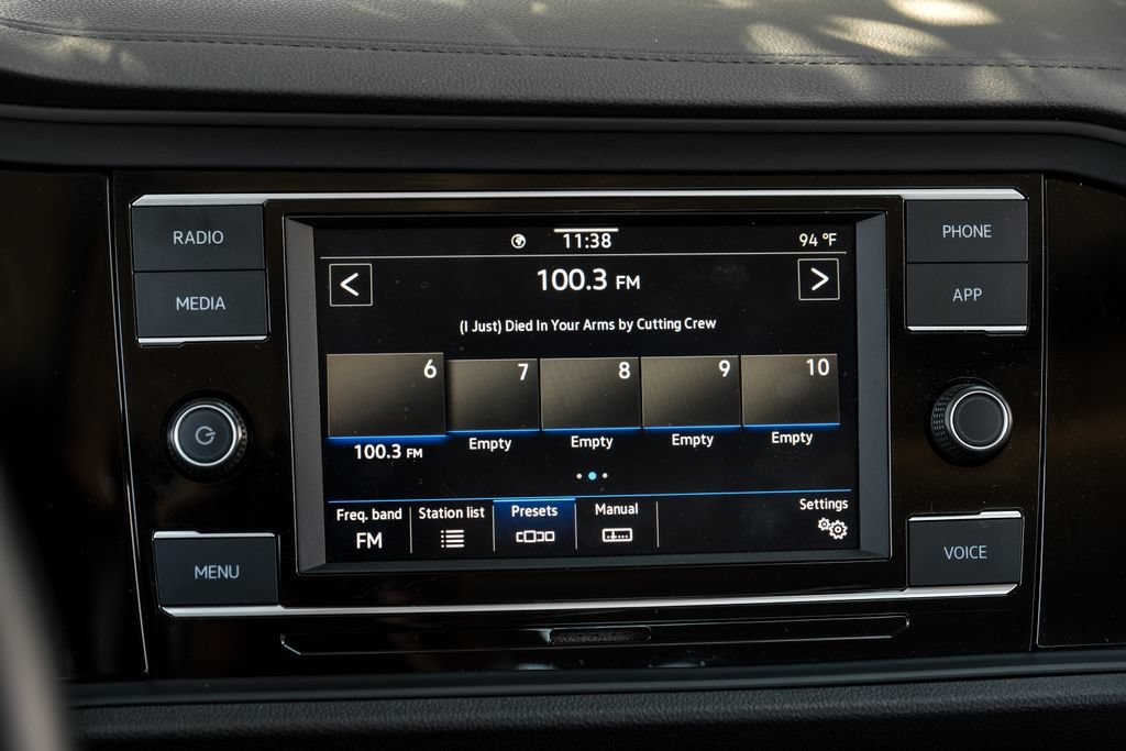 Used 2022 Volkswagen Jetta SE FWD image 6