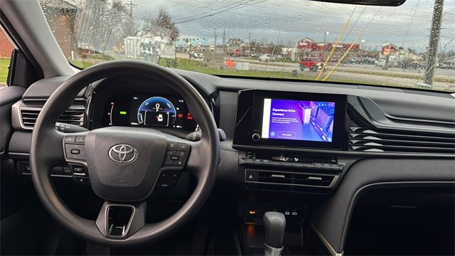 Used 2025 Toyota Camry LE image 10