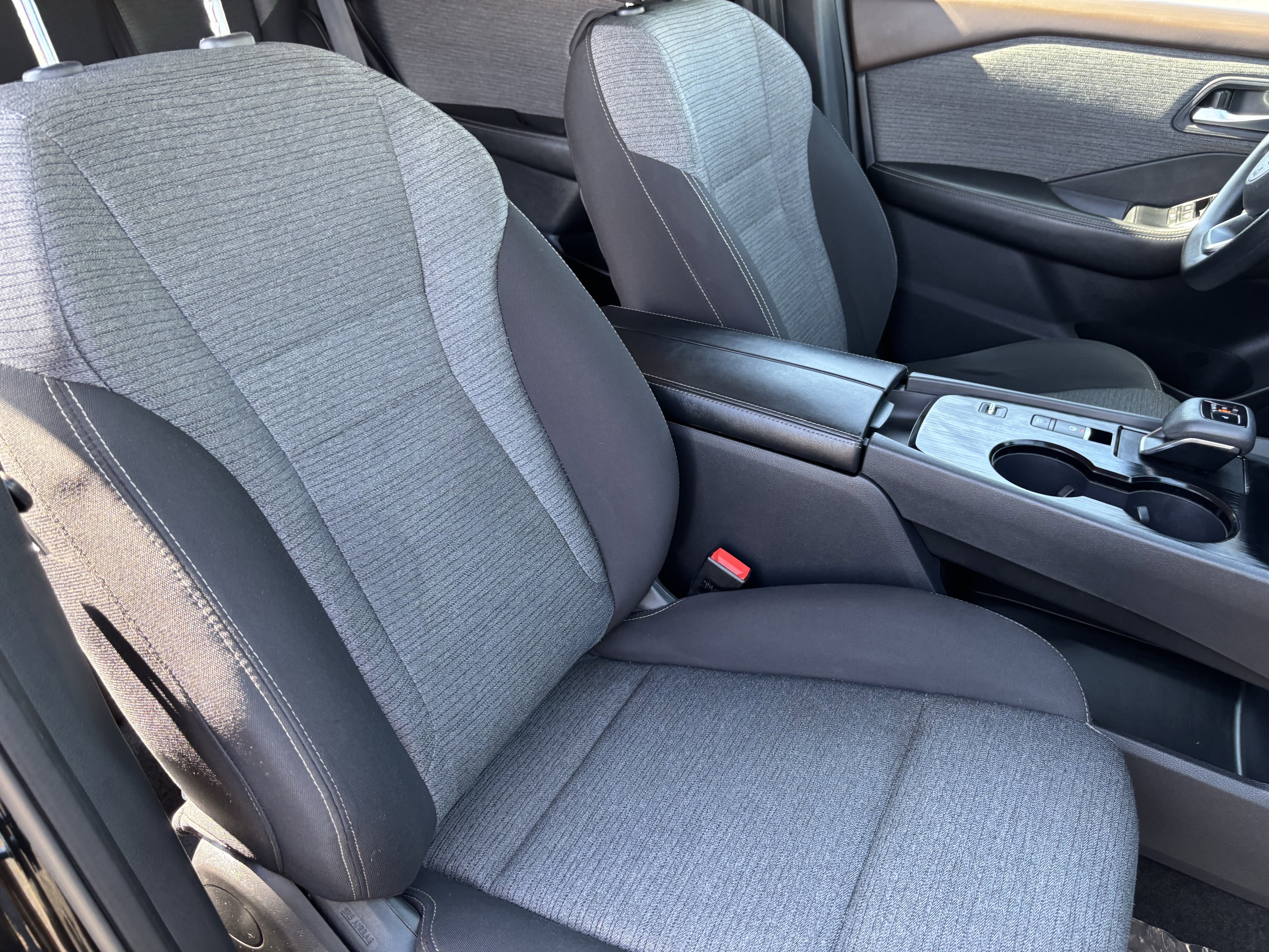 Used 2023 Nissan Rogue SV FWD image 10