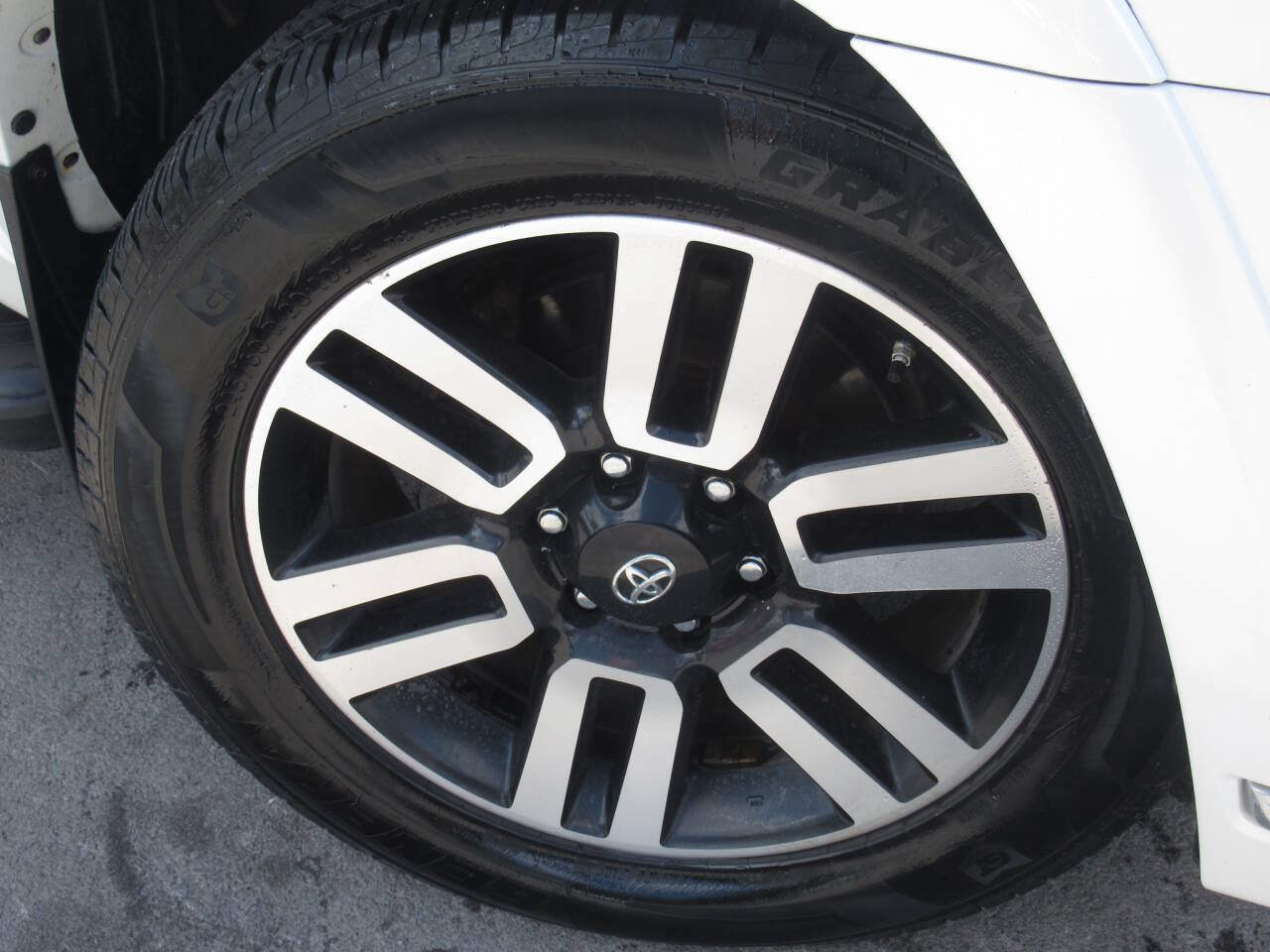 Used 2016 Toyota 4Runner Limited AWD/4WD image 4