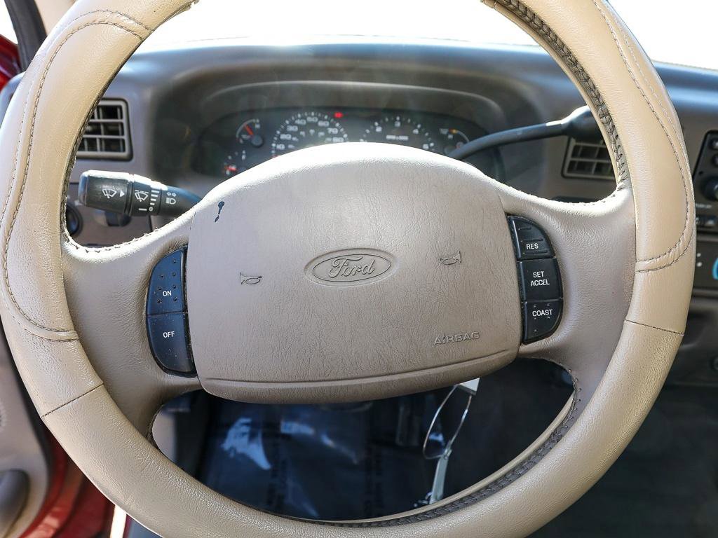 Used 2002 Ford F250 XLT AWD/4WD image 16