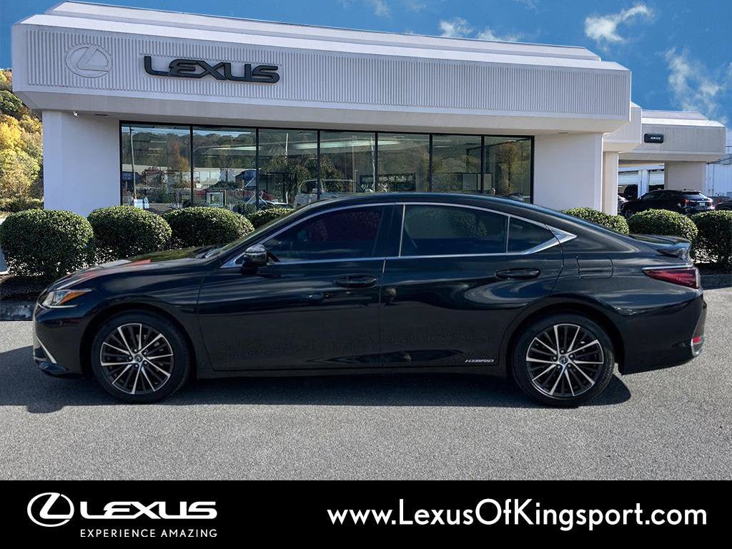 Used 2022 Lexus ES 300h w/ Premium Package FWD image 2