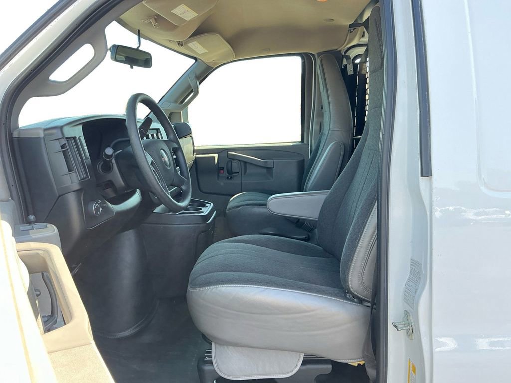 Used 2024 GMC Savana 2500 w/ Driver Convenience Package image 14