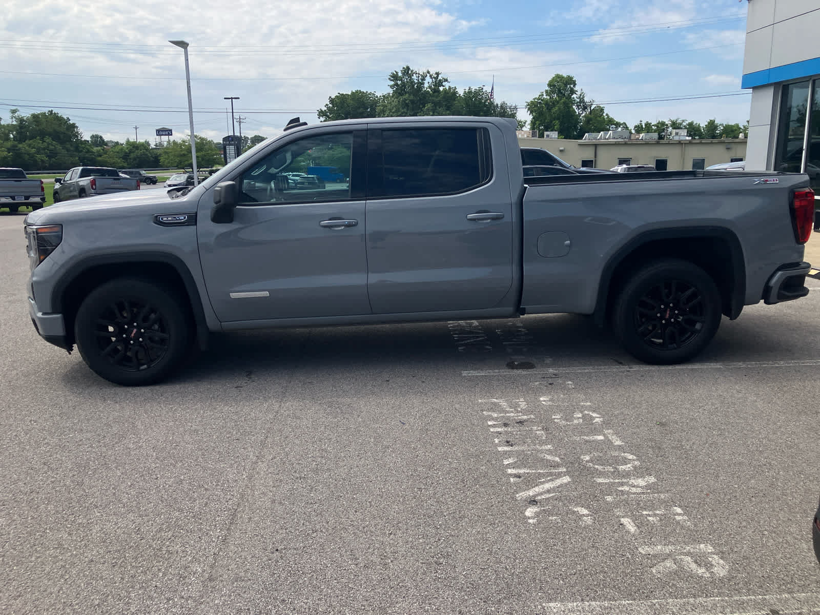 Used 2024 GMC Sierra 1500 Elevation w/ X31 Off-Road Package AWD/4WD image 4