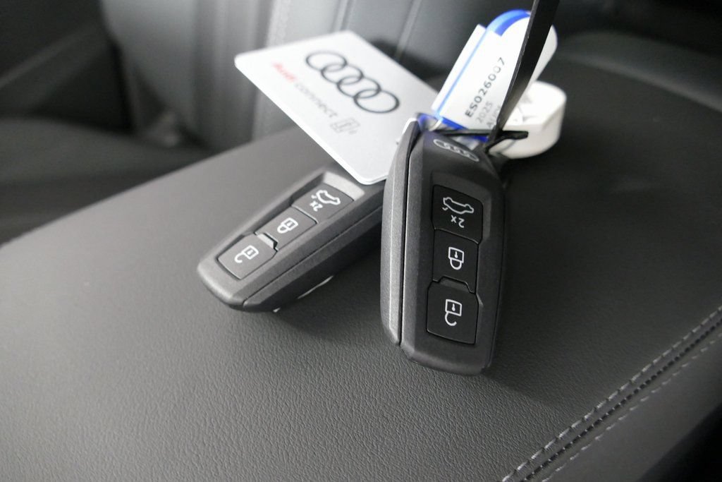 Certified 2025 Audi Q5 Premium w/ Convenience Package AWD/4WD image 12