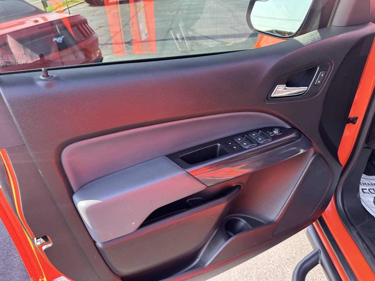 Used 2021 Chevrolet Colorado Z71 AWD/4WD image 17