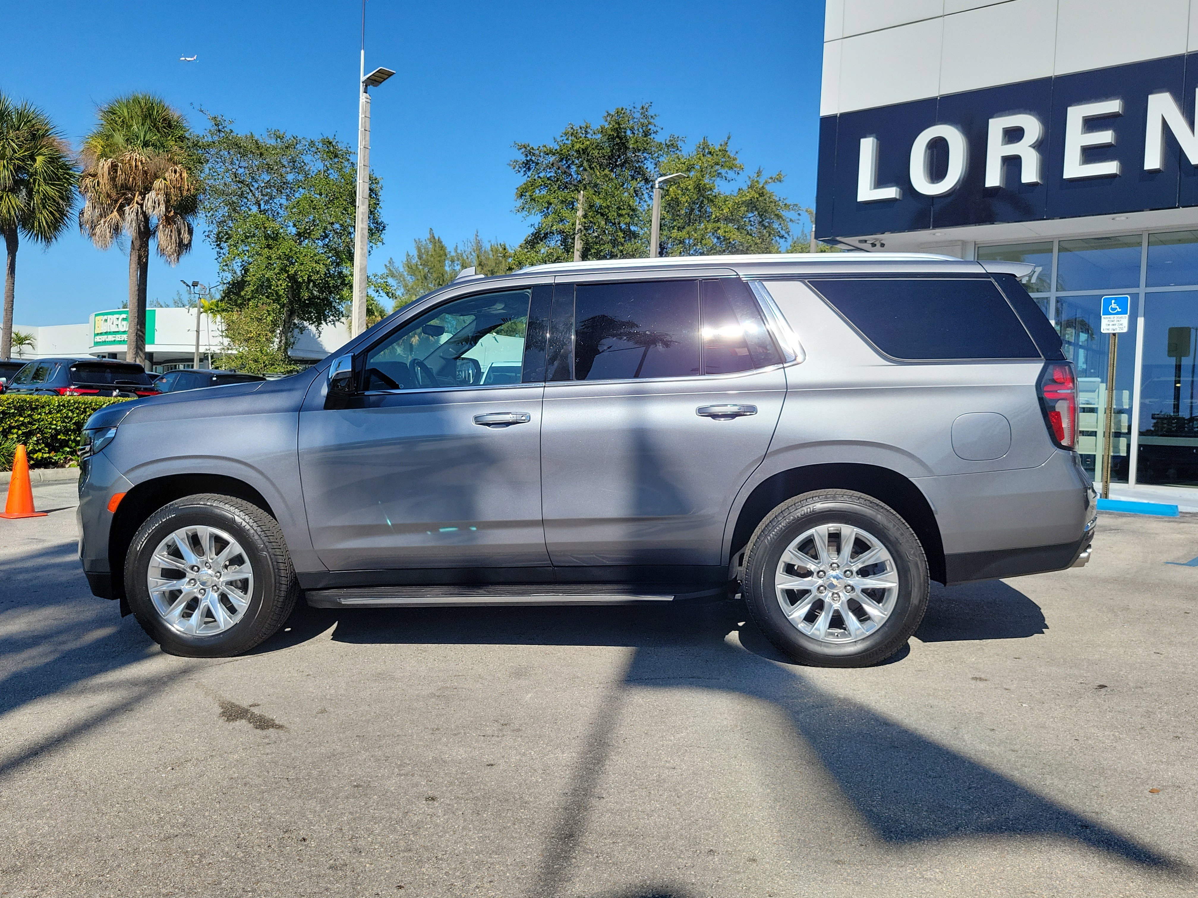 Used 2021 Chevrolet Tahoe Premier w/ Premium Package image 7