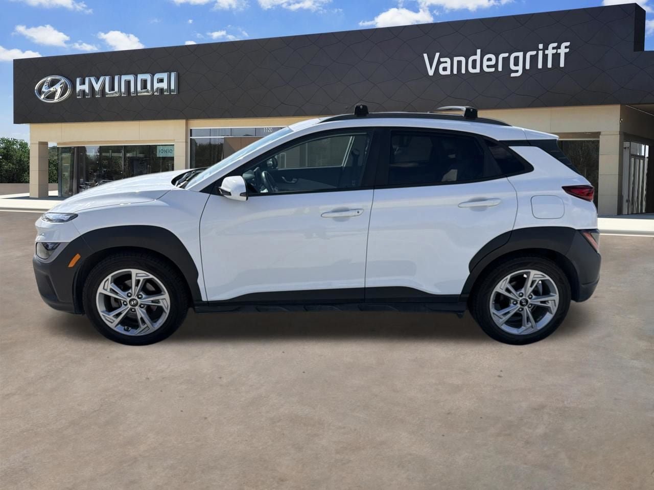 Used 2022 Hyundai Kona SEL w/ Convenience Package FWD image 5