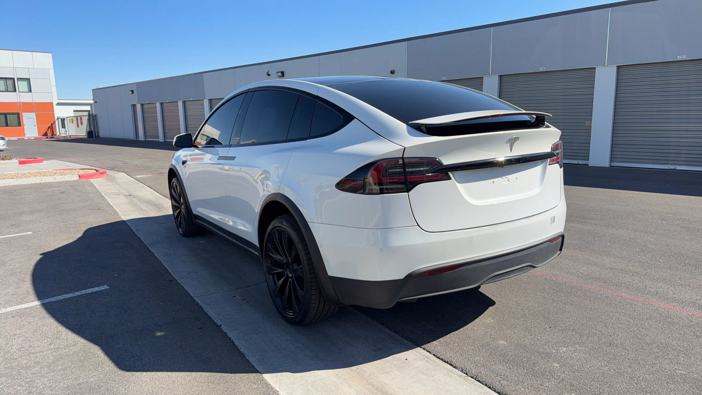 Used 2023 Tesla Model X Standard Sport Utility 4D image 4