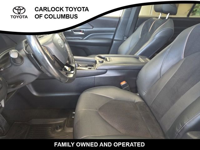 Used 2024 Toyota Grand Highlander AWD Hybrid image 12