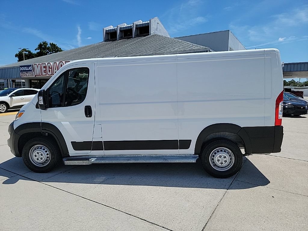 Used 2025 RAM ProMaster 2500 w/ U-Haul Equipment Group FWD image 2