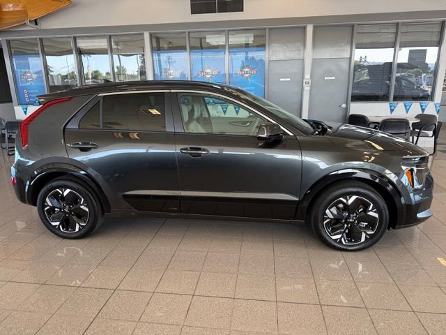 Used 2023 Kia Niro Wind w/ Wind Preserve Package FWD image 2