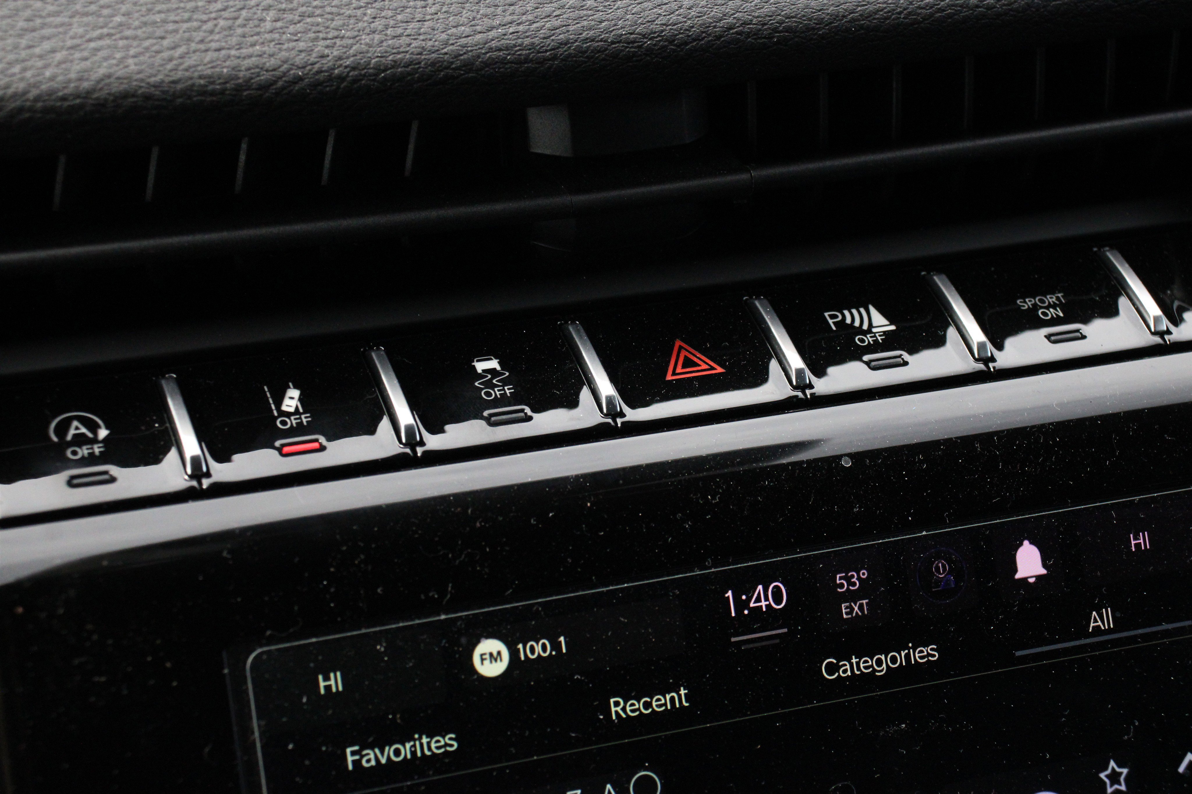 New 2025 Jeep Grand Cherokee Laredo w/ MOPAR Finishing Package image 16