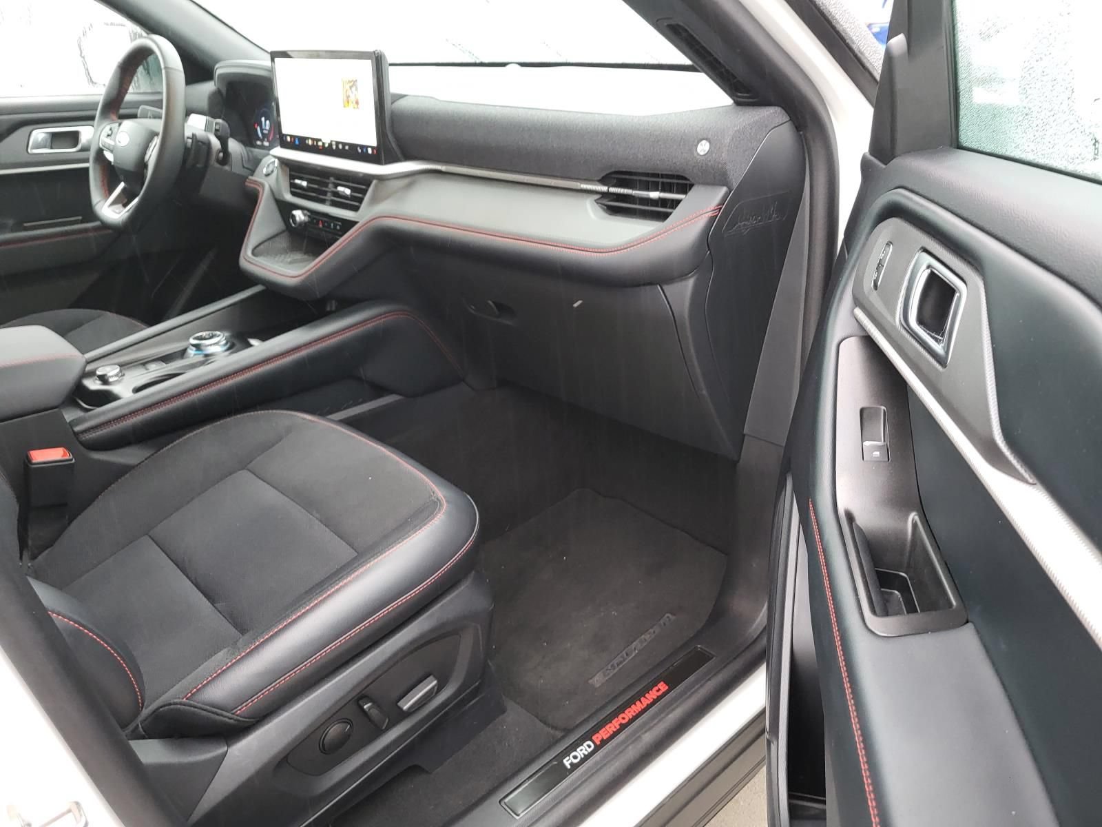 Used 2025 Ford Explorer ST AWD/4WD image 8