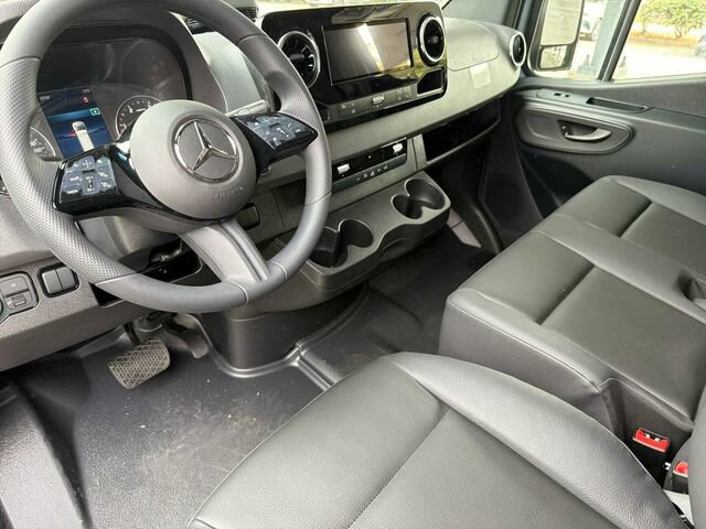 New 2026 Mercedes-Benz Sprinter 2500 image 10