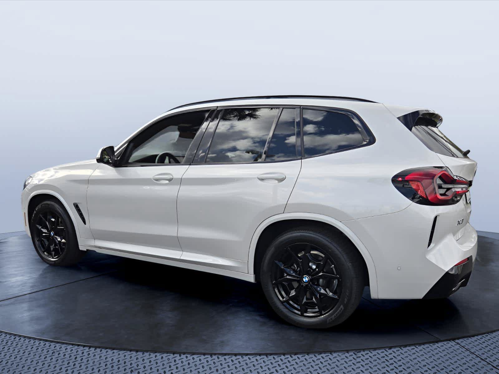 Used 2023 BMW X3 sDrive30i w/ M Sport Package RWD image 4