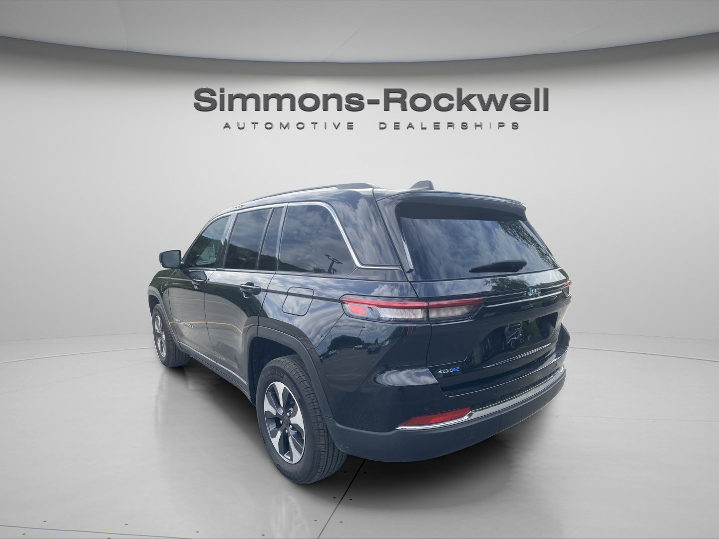 Used 2023 Jeep Grand Cherokee 4WD 4xe image 7