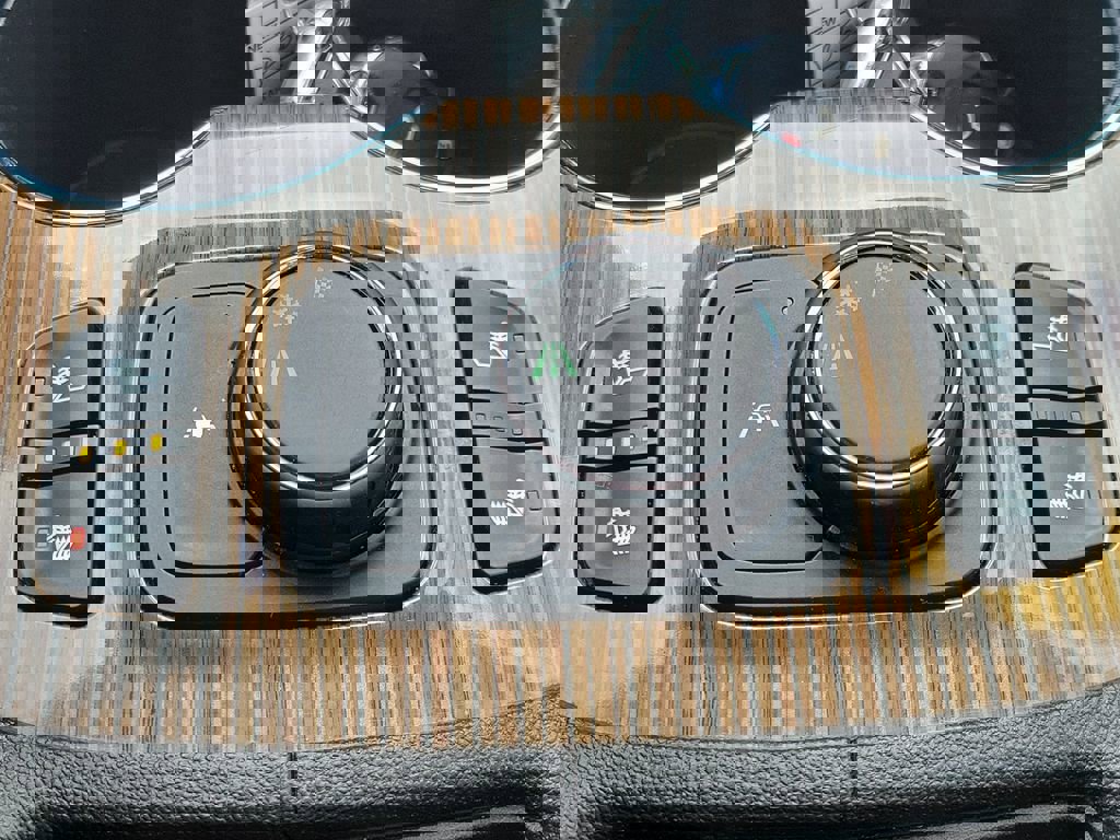 Used 2023 GMC Acadia SLE w/ Driver Convenience Package image 34