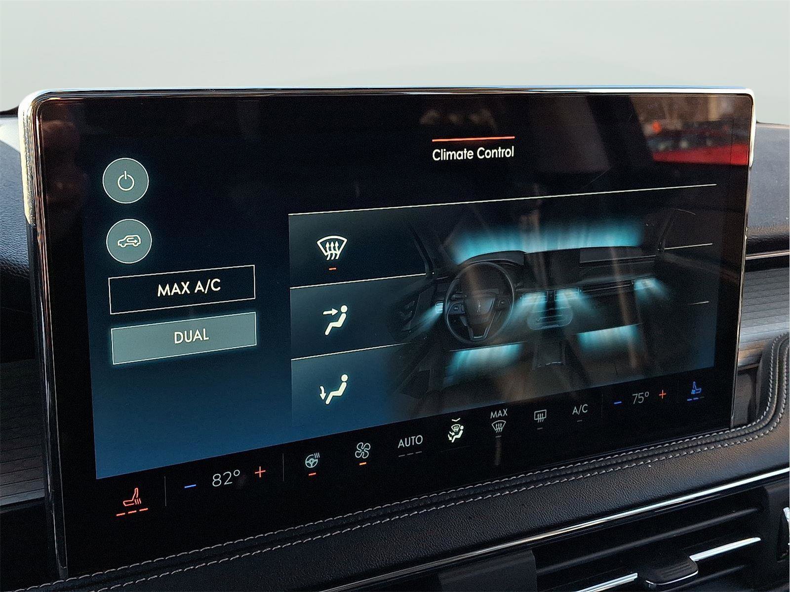 Used 2024 Lincoln Corsair AWD w/ Equipment Group 101A image 16