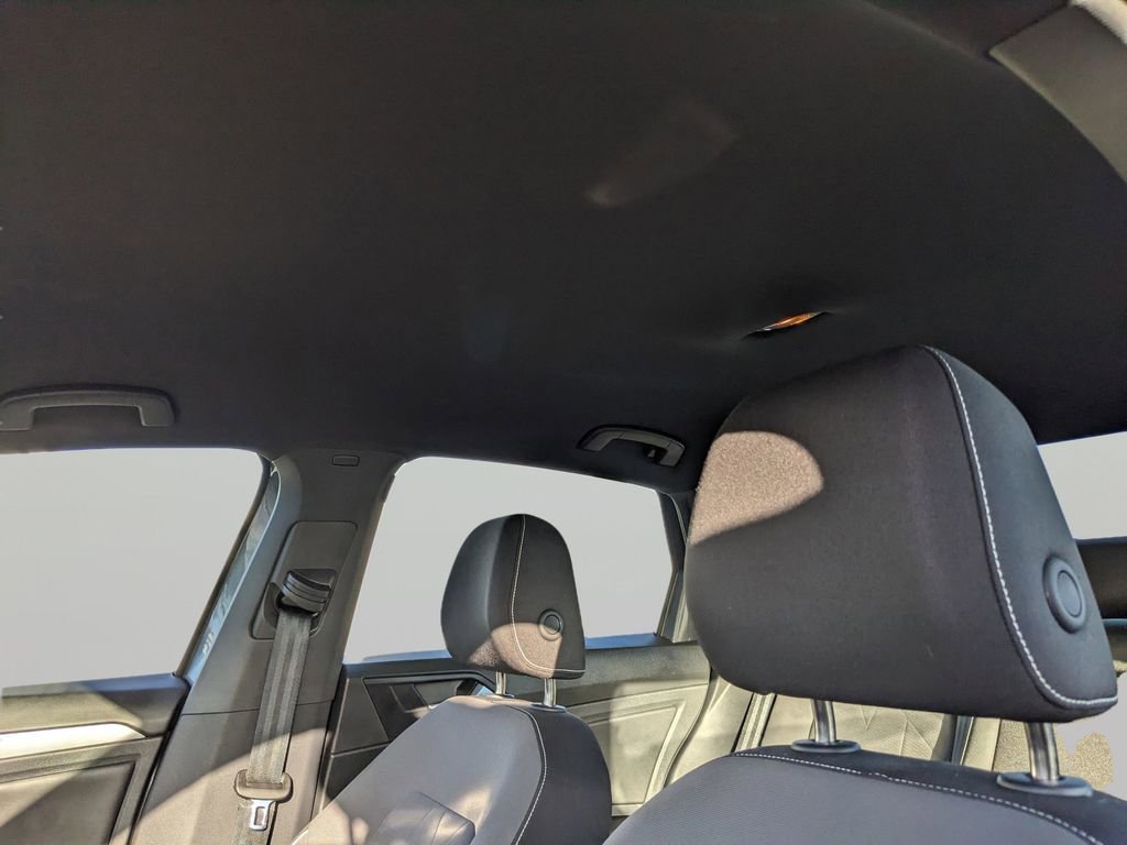 Certified 2025 Volkswagen Jetta Sport image 17