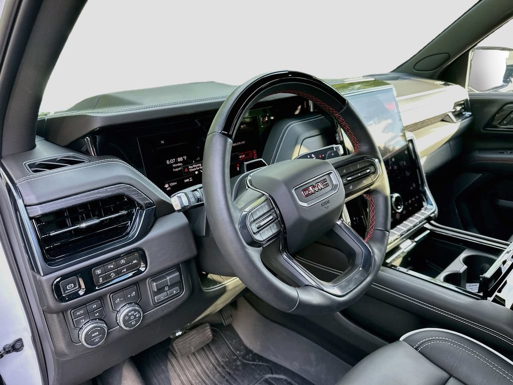 Used 2026 GMC Yukon AT4 Ultimate w/ LPO, Illumination Package AWD/4WD image 9