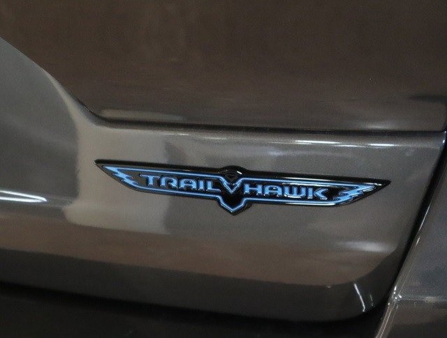 New 2022 Jeep Grand Cherokee Trailhawk w/ Luxury Tech Group III image 6