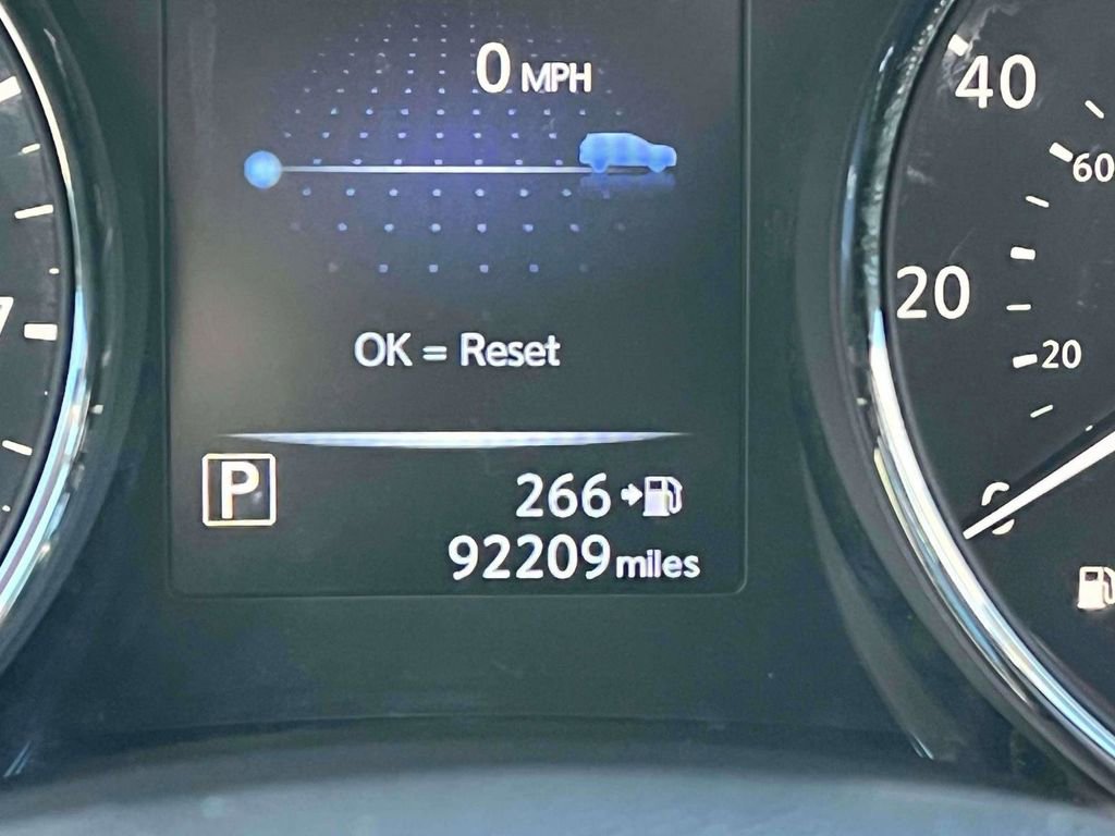 Used 2017 Nissan Rogue SL w/ SL Premium Package image 26