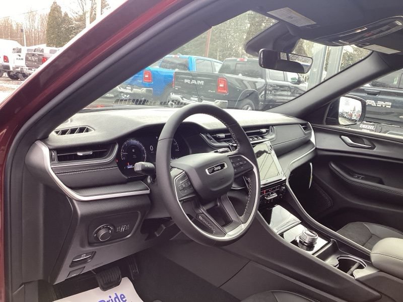New 2025 Jeep Grand Cherokee L Altitude AWD/4WD image 31
