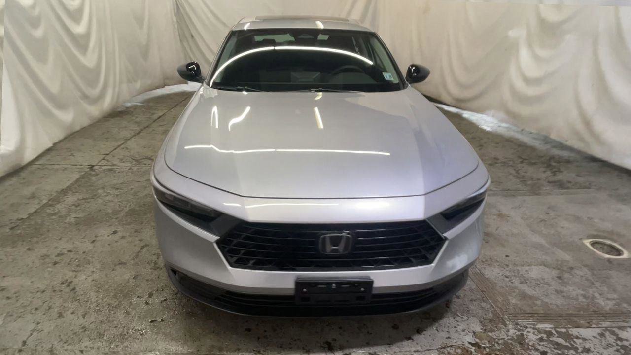 Certified 2025 Honda Accord SE image 3