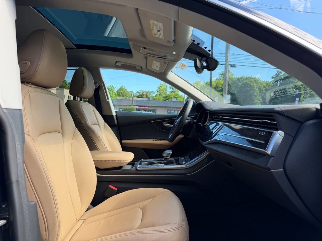 Used 2024 Audi Q8 Premium AWD/4WD image 15