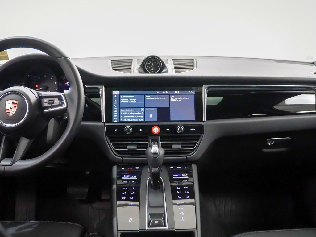 Certified 2025 Porsche Macan image 21