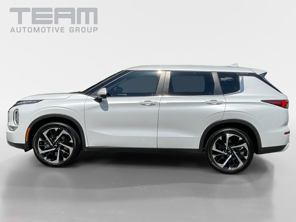 Used 2023 Mitsubishi Outlander SE FWD image 4