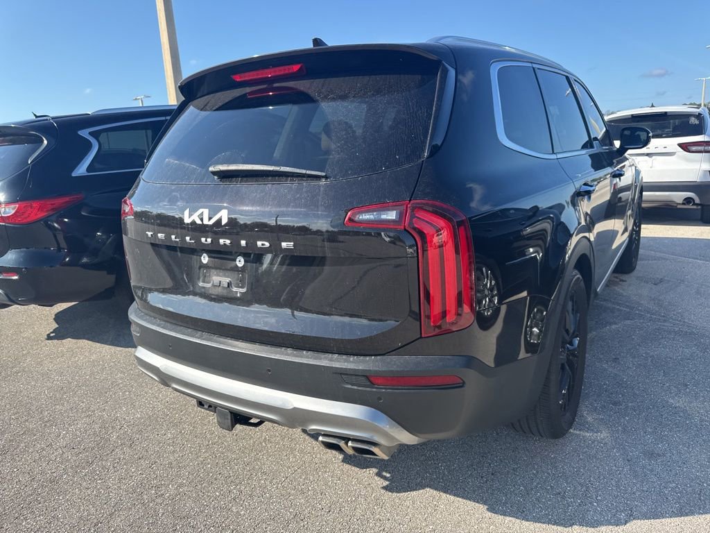Certified 2022 Kia Telluride SX w/ Towing Package FWD image 4