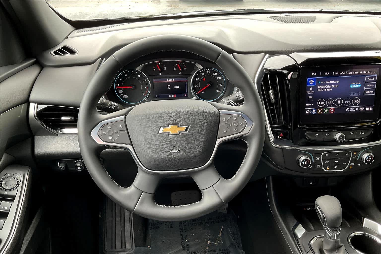 Used 2023 Chevrolet Traverse LT FWD image 6