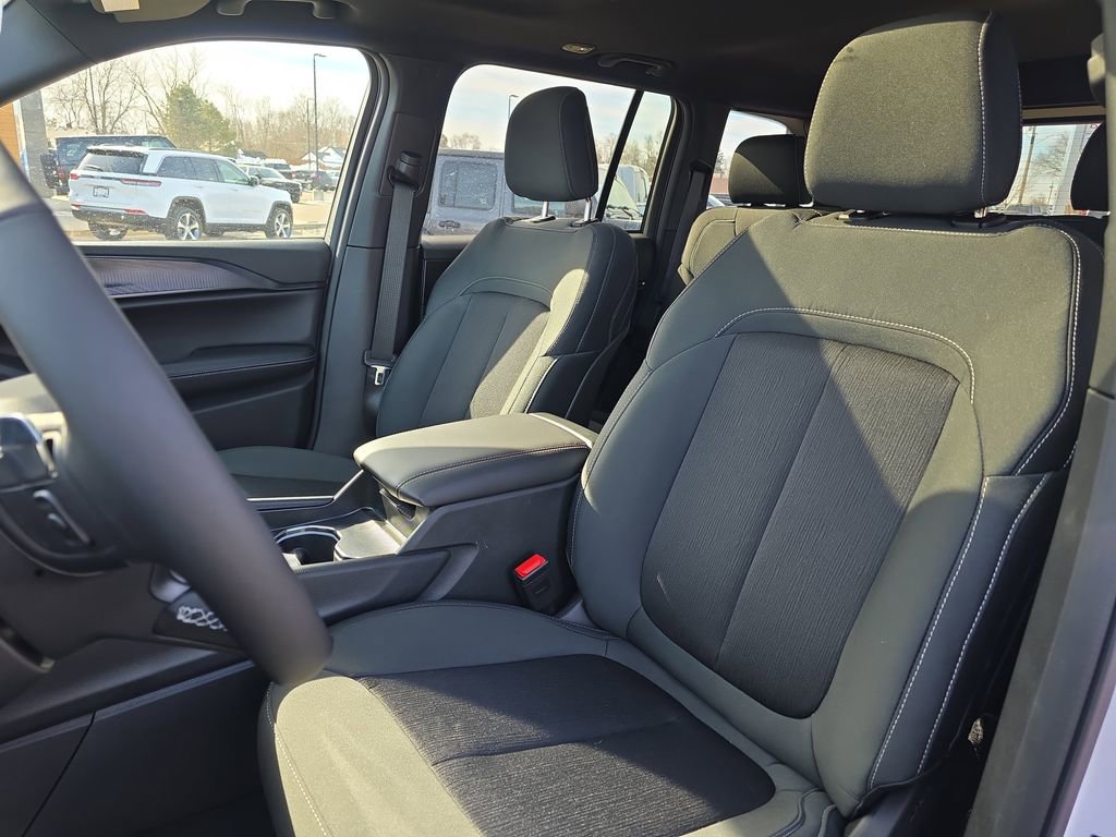 New 2026 Jeep Grand Cherokee Laredo X image 16