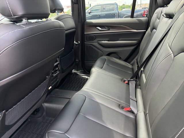 New 2026 Jeep Grand Cherokee Limited w/ Limited Altitude Package RWD image 23
